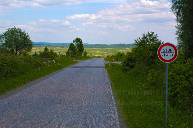 STOP - ZÁVORA