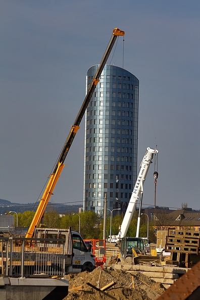Pohled na budovu Moravské vyskoké školy přes vznikající čtvrť Šantovka _MG_8967_hdr.jpg