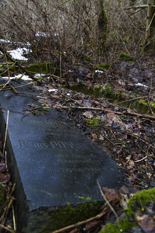 Vojenský prostor Libavá - rozpadlý kostel Jestřabí, tankový brod Čermná