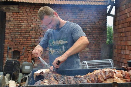 Pavlovy narozeniny 23.7.2016 - grilování selátka