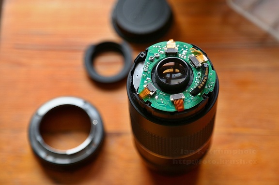oprava ostření Canon EF 75-300 f4-5.6 III USM